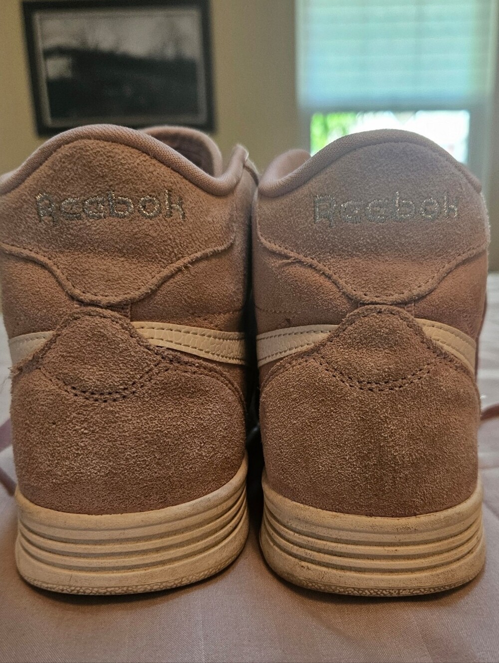 Pink Reeboks - Picture 5 of 8